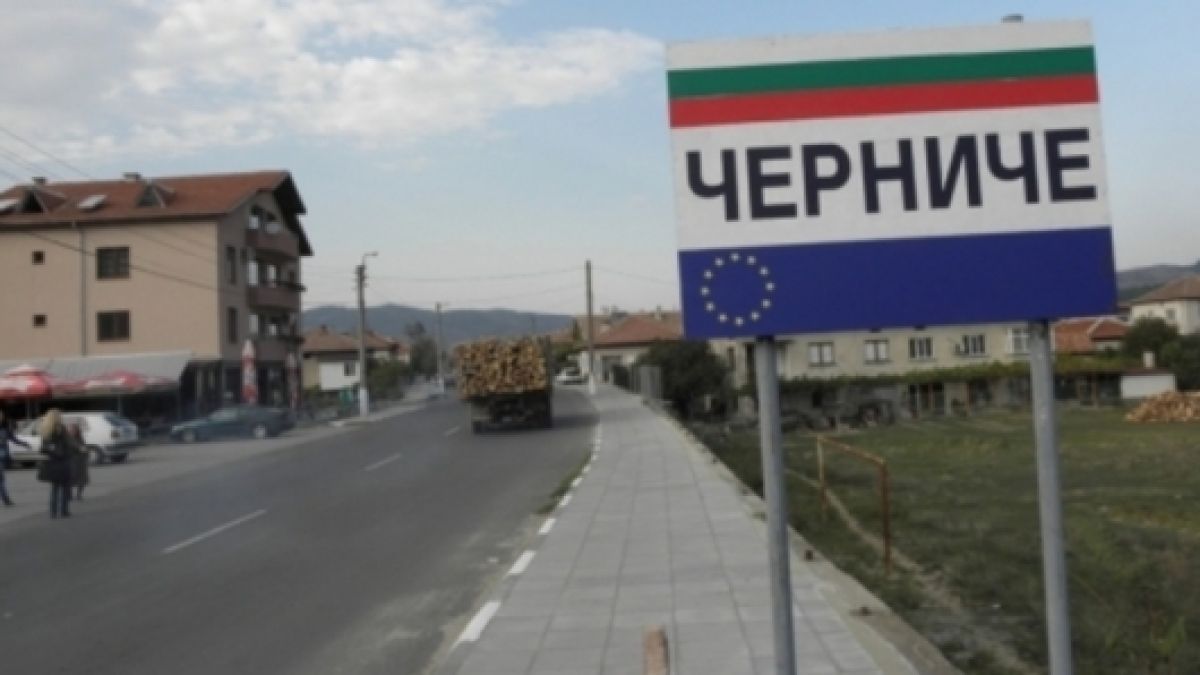 Мръсник! Диян, който опита да изнасили майка си, се точел и на случайно минаващи момичета