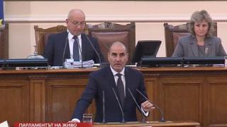 Депутатите подскочиха като ужилени заради заплахата на Нинова, а Цветанов... (СНИМКИ)