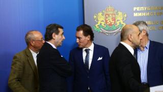Кирил Домусчиев обяви след среща с Борисов: Работодателските организации очакват ръст на средната работна заплата и през 2019 г. (СНИМКИ)