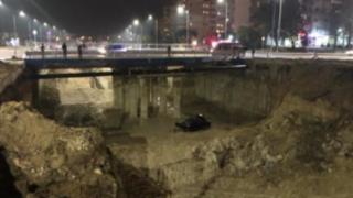 Кола полетя от 10 метра в изкоп във Варна