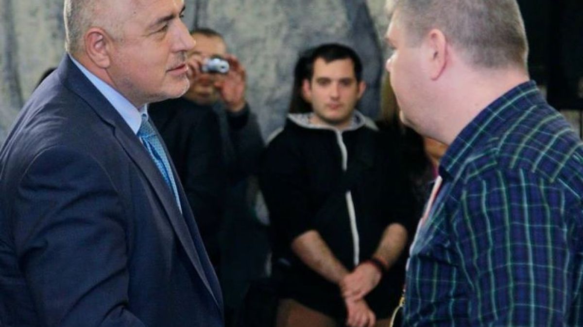 Машинистът от дерайлиралия в Кресна влак се оказа не кой да е! Преди години извършил чутовна храброст и бил награден лично от Борисов (СНИМКИ)