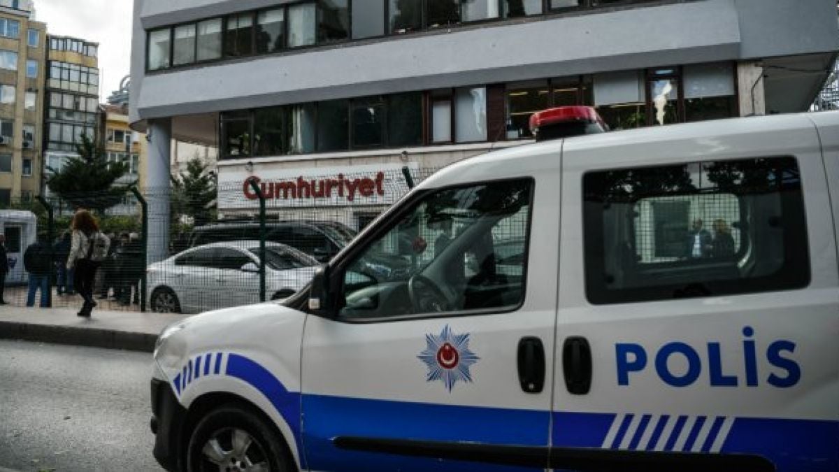 Кърваво убийство потресе Турция! Тийнейджър наръга брат си заради ... 