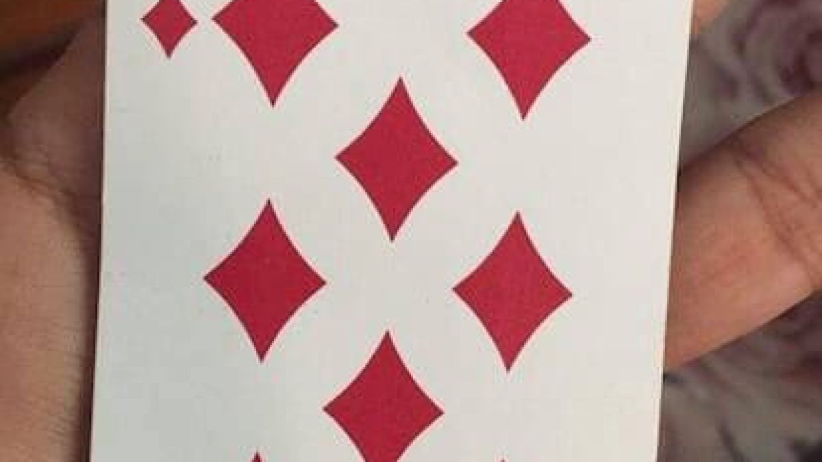 Оптична илюзия, скрита в карта за игра, изненада интернет потребителите