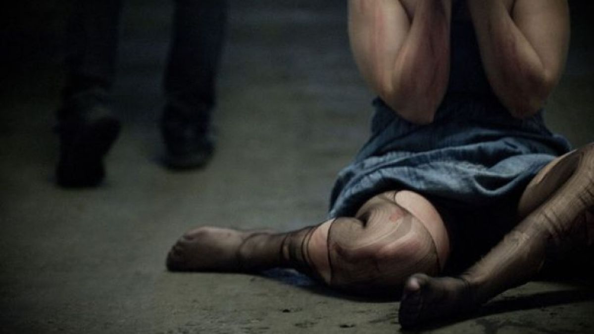Перверзен пенсионер в Лом застави 14-годишна да прави секс с него и засне всичко на порнофилм