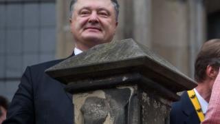 Порошенко нахока Путин за посещението му в Крим