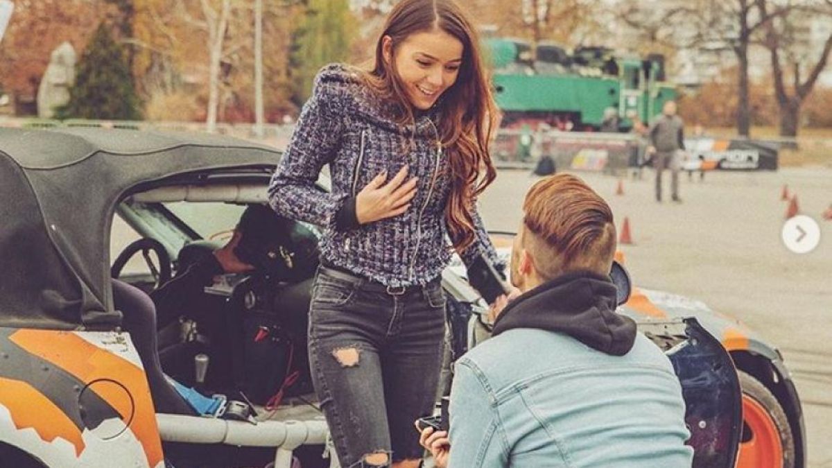 Наум Шопов натиска Теа за бебе след годежа