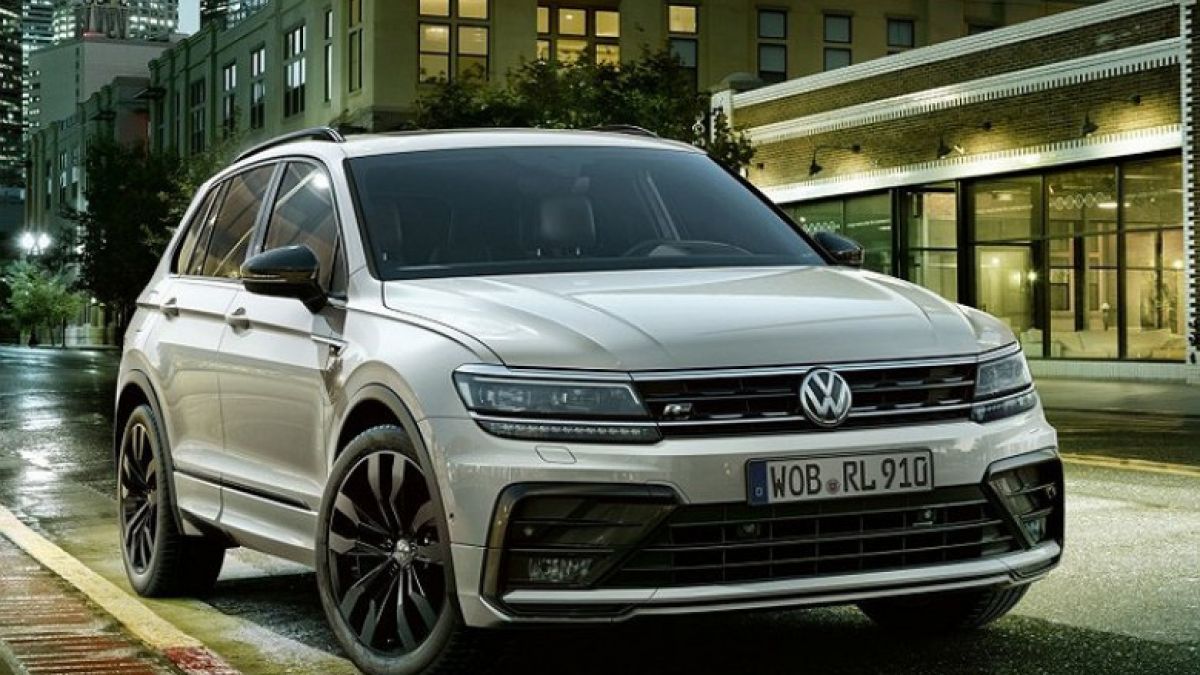 Появи се черната версия Volkswagen Tiguan, гледката е впечатляваща (СНИМКИ/ВИДЕО)