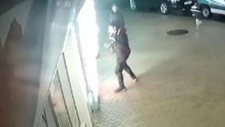 Тази агресия на тинейджър не е нормална! Вижте какво се случва в Бругас (ВИДЕО)