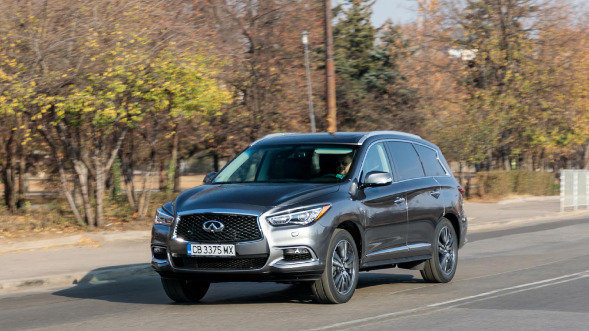 Големият японец Infiniti QX60 се вижда отдалеч на пътя, но какво има вътре ... (СНИМКИ)