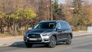 Големият японец Infiniti QX60 се вижда отдалеч на пътя, но какво има вътре ... (СНИМКИ)