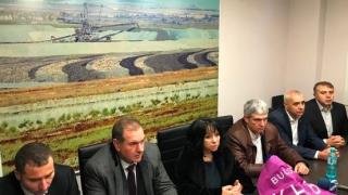 Теменужка Петкова пред протестиращите в Раднево: Централите от Маришкия басейн са стратегически обекти за България 