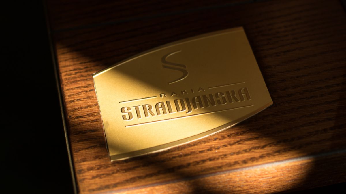 Топ бармани миксират уникални коктейли със "Стралджанска" на ракия феста (СНИМКИ)