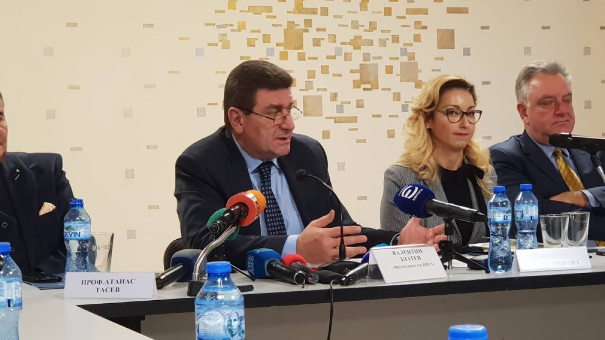 Шефът на „Лукойл“ Валентин Златев обясни пред БЛИЦ TV на какво се дължи спадът на цените на горивата (СНИМКИ)