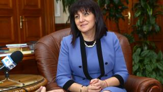 Цвета Караянчева: Днес е празник на мира и обединението