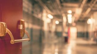 Защо НАП иска да продаде болница в Перник, разрази се голяма сага по случая
