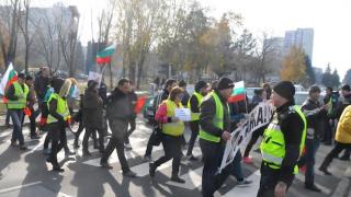 Най-ново проучване показа ГЕРБ или БСП ще победи на избори, ако се проведат днес и кой ще изхвърчи от парламента