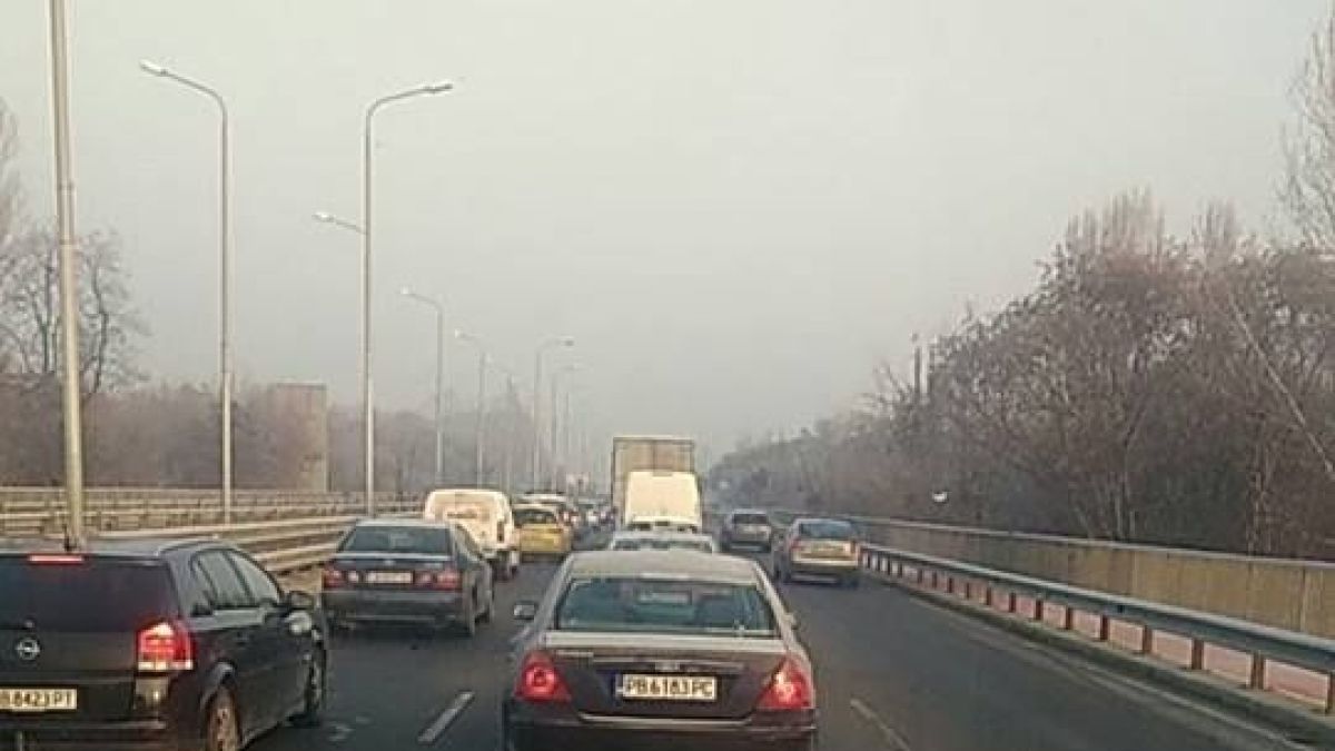 Адът продължава: Верижна катастрофа и в Пловдив!