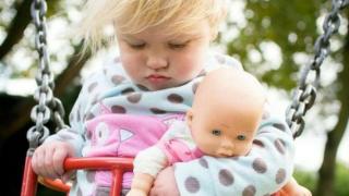 По тази СНИМКА баща узна за смъртоносната болест на дъщеричката си