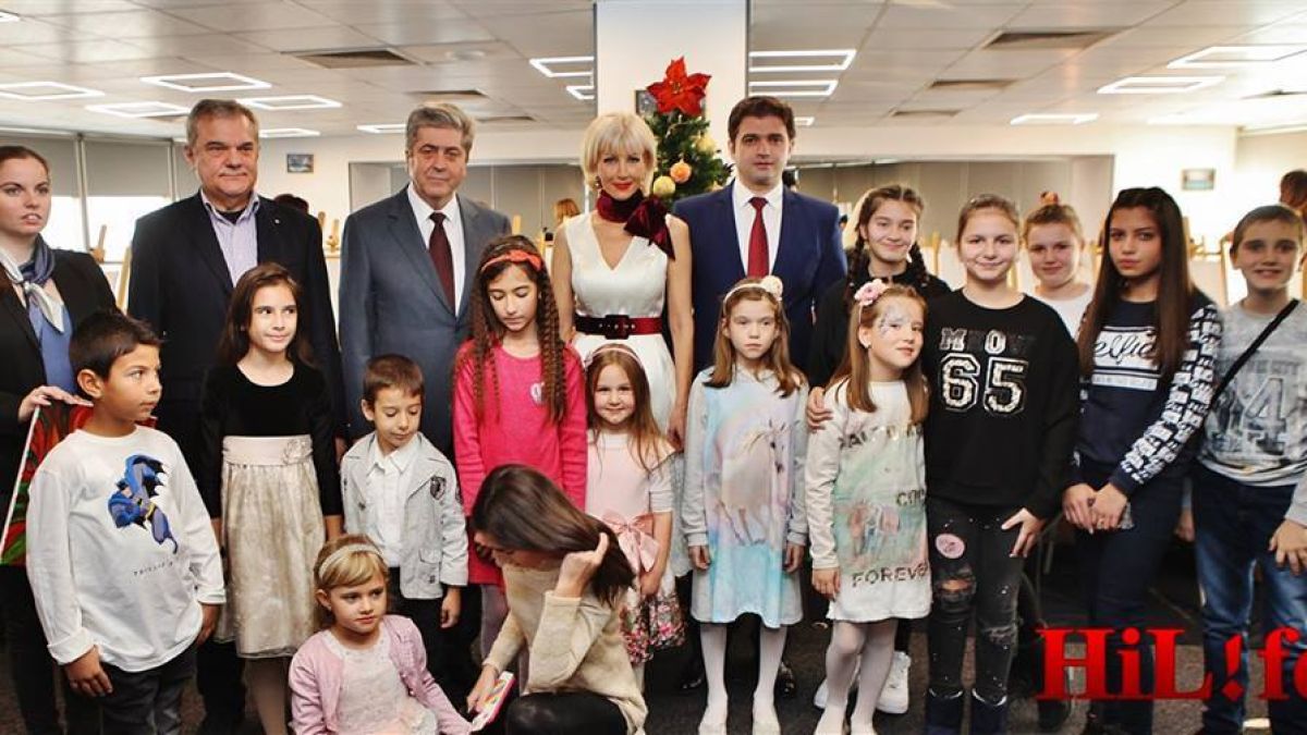 Георги Първанов и Румен Петков подкрепиха децата на Стрелча