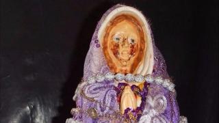 Розана коленичи пред Дева Мария, за да се помоли и се случи истинско чудо 