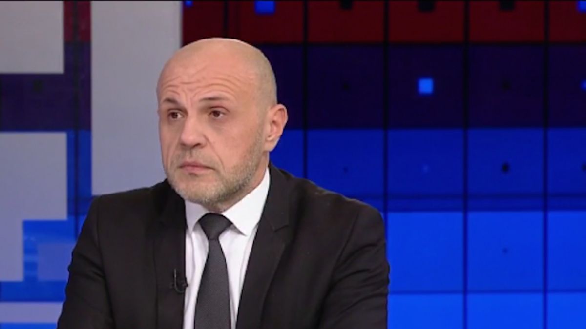 Томислав Дончев обясни защо и средното образование трябва да стане задължително