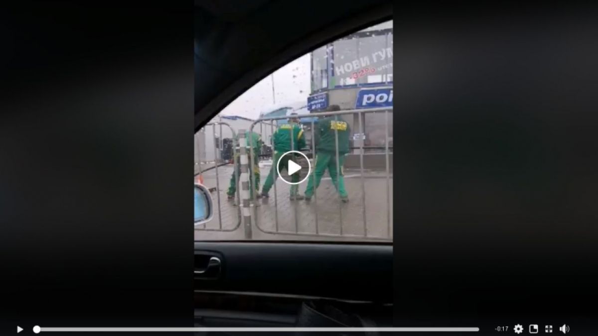 Само в БЛИЦ! Мрежата закипя заради това ВИДЕО с работници от София