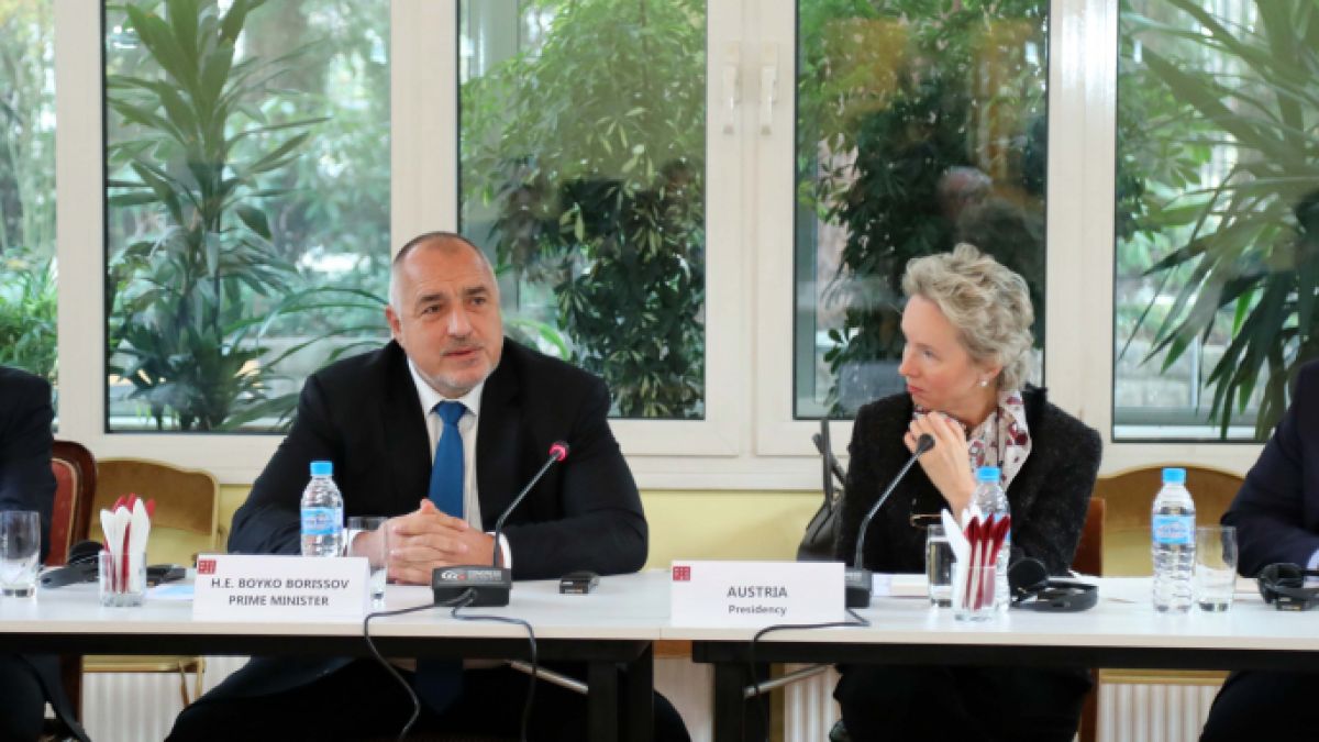 Премиерът се срещна с посланиците на държавите от ЕС в австрийското посолство (СНИМКИ)