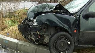 Сигнал до БЛИЦ! Зверско меле в "Дружба", пожарникари вадят тежко пострадал от едната кола