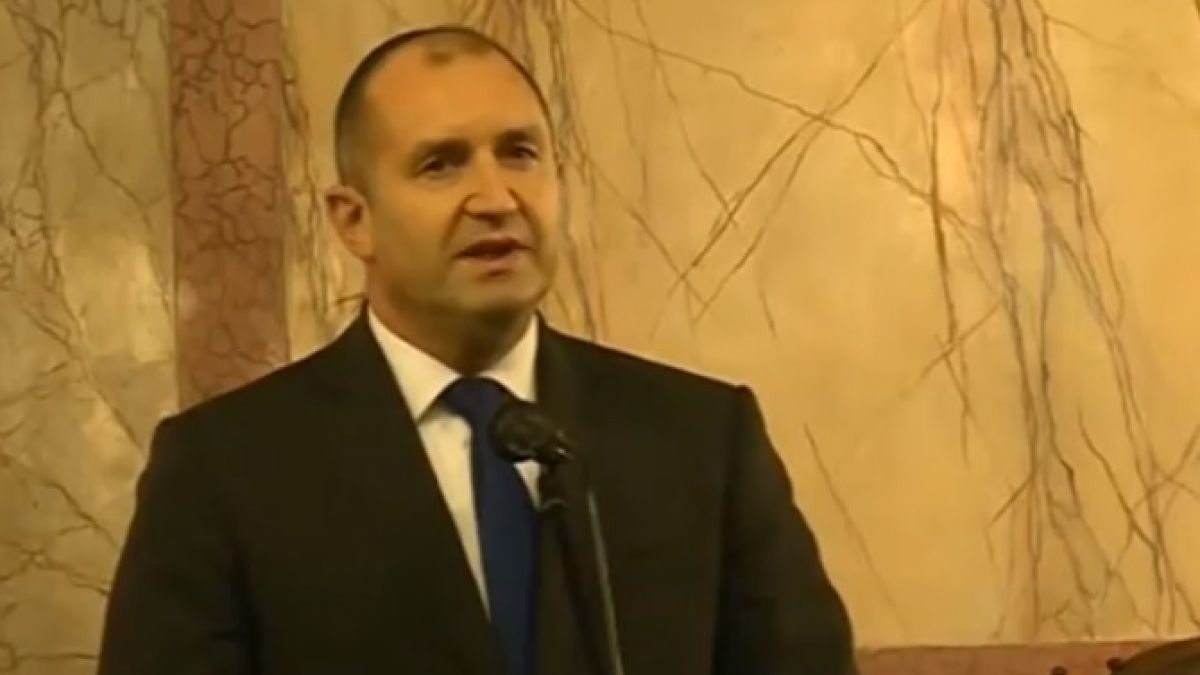 Румен Радев запали осмата свещ на Ханука и почете еврейския празник (ВИДЕО)