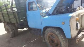 Невиждан в цял свят хот род от 55-годишна ГАЗ-ка направиха монтьори от Велико Търново (СНИМКИ)