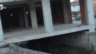 Идиотията продължава, а архитектурното чудо, което сащиса цяла България, се "размножи" (СНИМКИ)