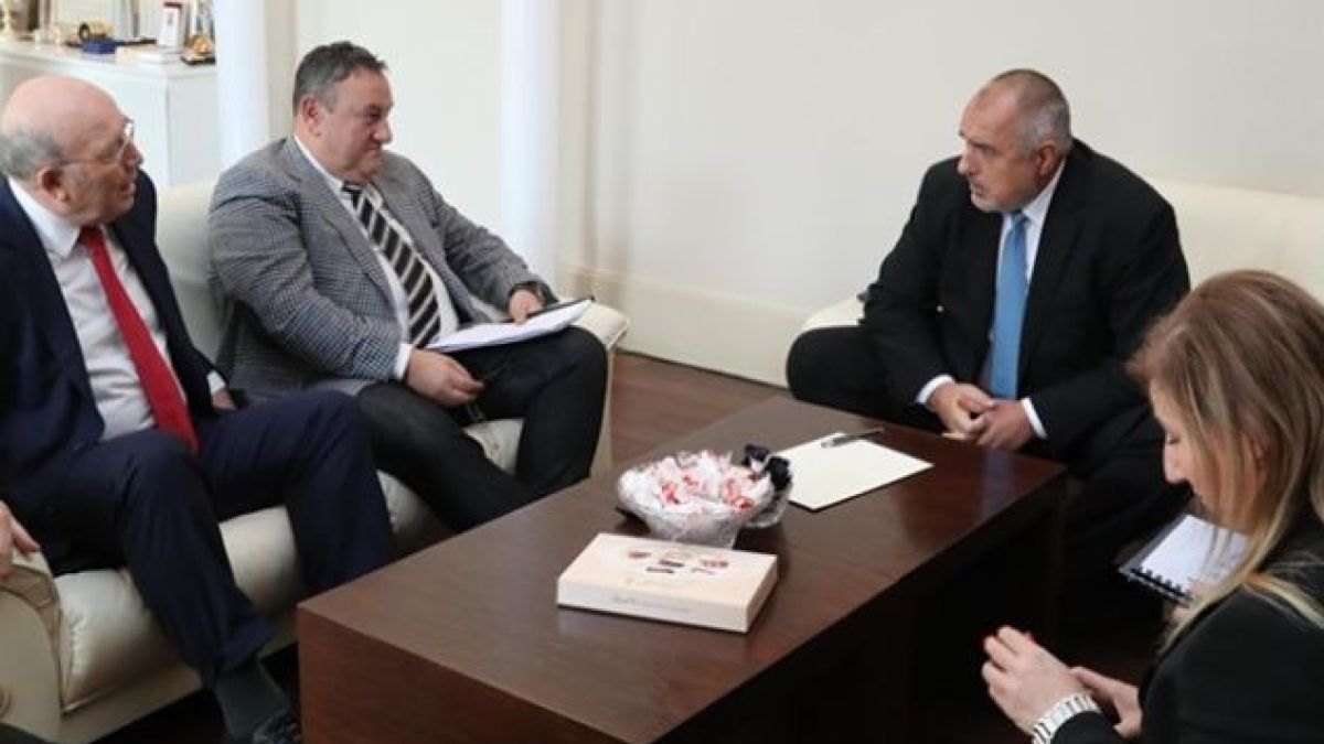 Борисов се срещна със строителите и призова за качество