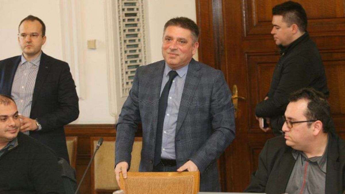 Лозан Панов се скри от правната комисия, която минимизира щетите му върху конфискацията