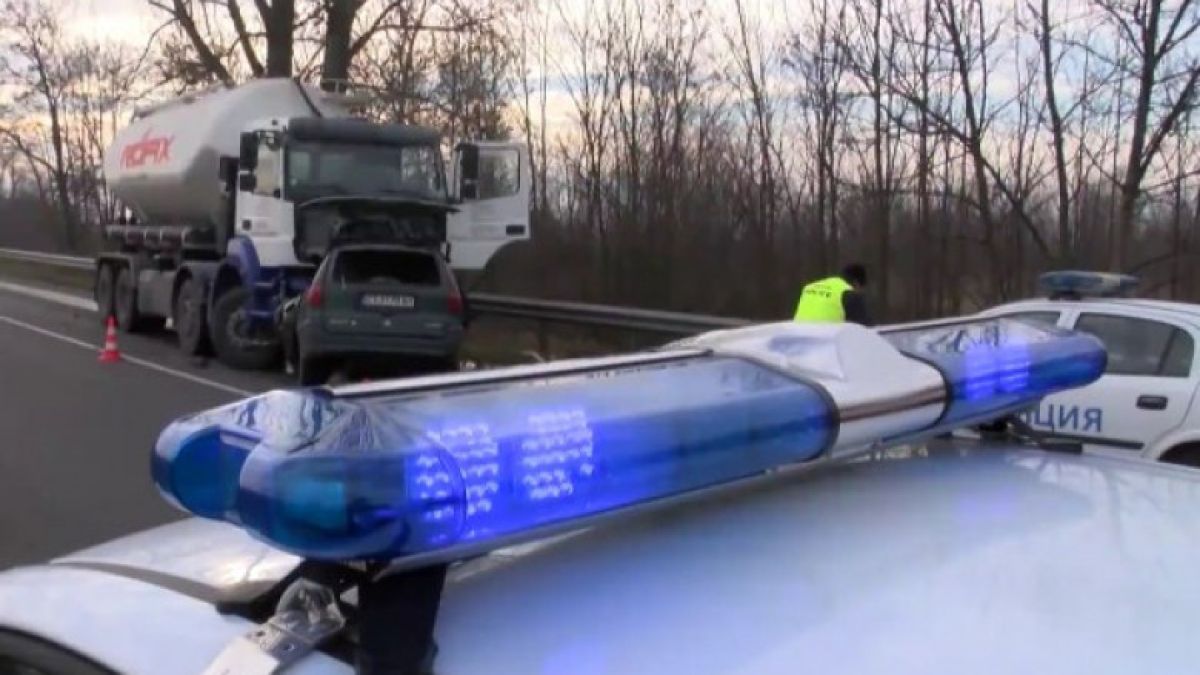 30 златни съвета от КАТ към шофьорите за движението по пътищата на празниците