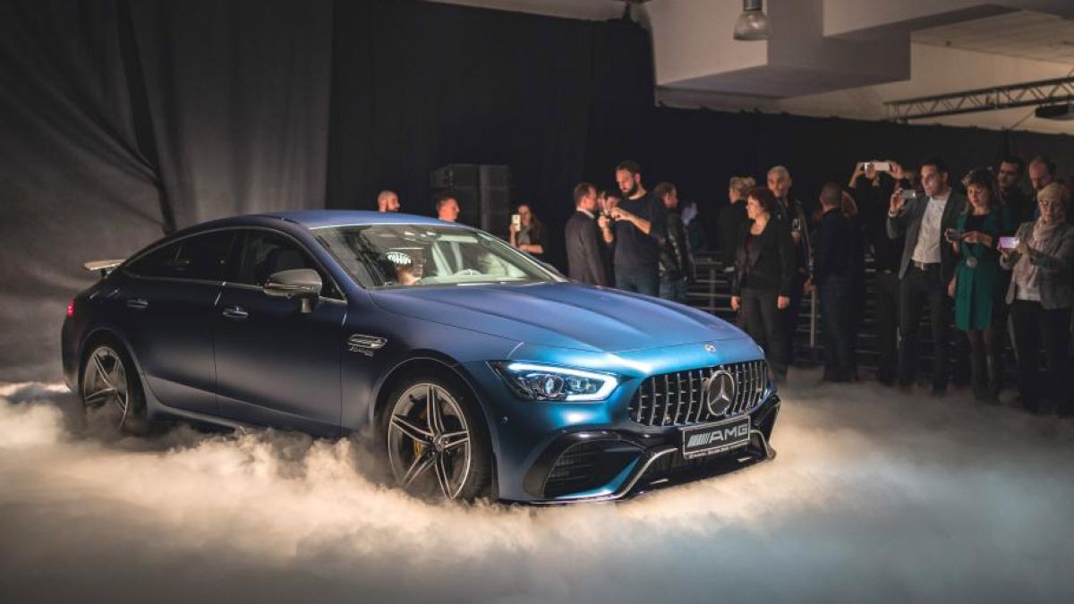 Най-бързото купе с 4 врати Mercedes-AMG GT 4-Door Coupe вече е в София (СНИМКИ/ВИДЕО)