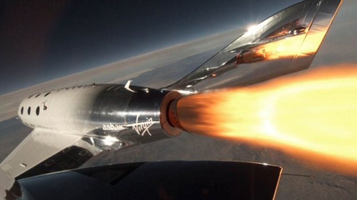 Космическият самолет Virgin Galactic достигна космическото пространство