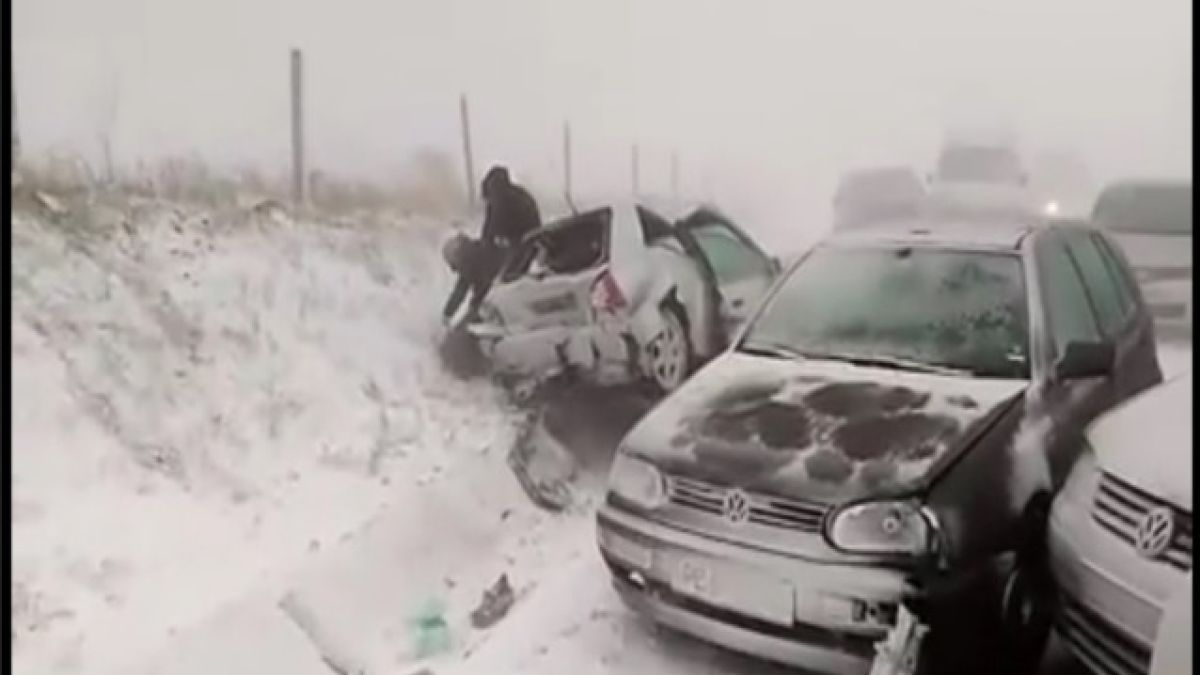 Зрелищно верижно меле блокира движението между Пловдив и Карлово