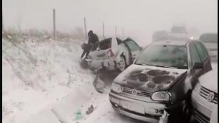 Зрелищно верижно меле блокира движението между Пловдив и Карлово