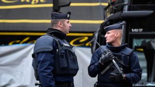 В Париж около 300 мигранти се опитаха да влязат в театър "Комеди Франсез" (ВИДЕО)