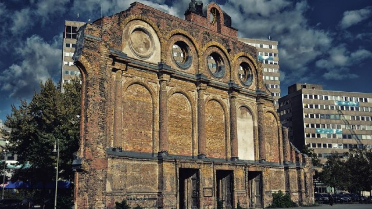 Изоставената берлинска гара, която пречи на плановете на Хитлер (СНИМКИ)