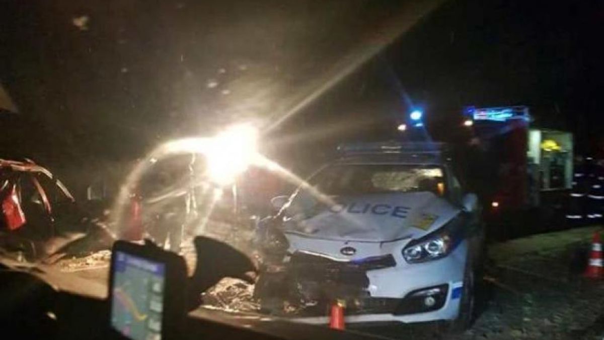 Полицейски автомобил се размаза край Търговище