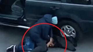 Автоджамбаз се пробва да гепи кола като в GTA, но разярена майка му разказа играта (ВИДЕО) 
