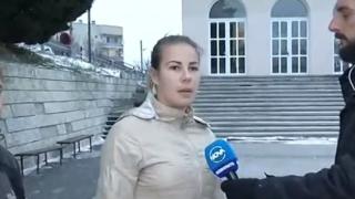 Скандал в Бяла: Ученичка си играе с телефон в час, директорът пребива бременната ѝ сестра, а накрая... (ВИДЕО)
