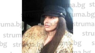 Още една мадама до Галев се уреди с лимузина с еднакви цифри на рег.№ (СНИМКА)