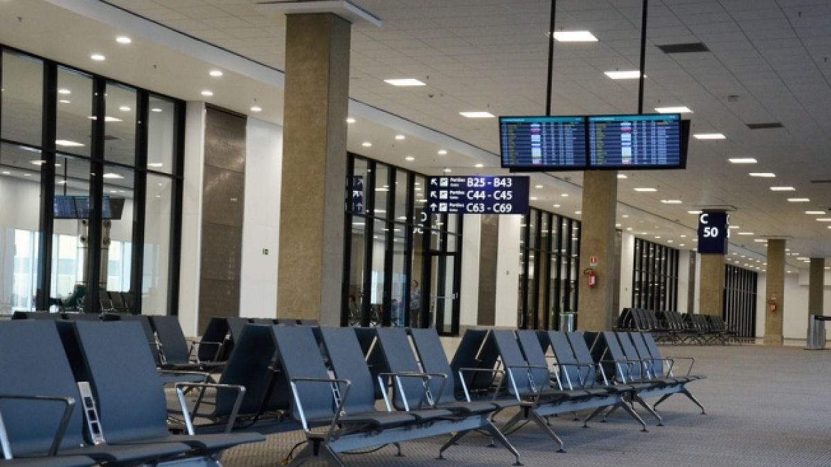Тамън го откриха и голяма беда сполетя новото летище в Истанбул (ВИДЕО)