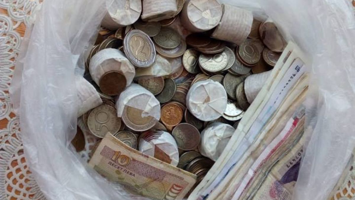 Директорка в Перник повика майка на ученик и я остави без думи от това, което ѝ даде (СНИМКА)