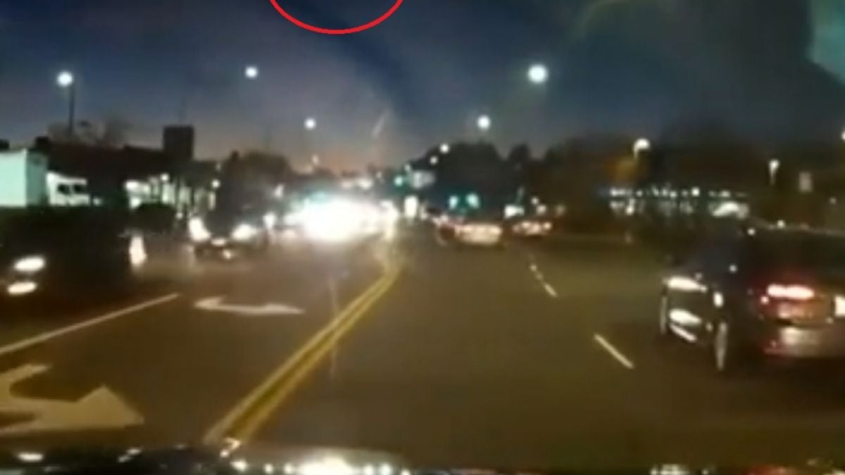 ВИДЕО: Загадъчни светлини в небето уплашиха жителите на Калифорния