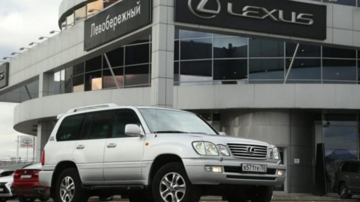 Невероятен рекорд: Lexus LX 470 навъртя 1 милион километра без повреда по пътища по-лоши от нашите