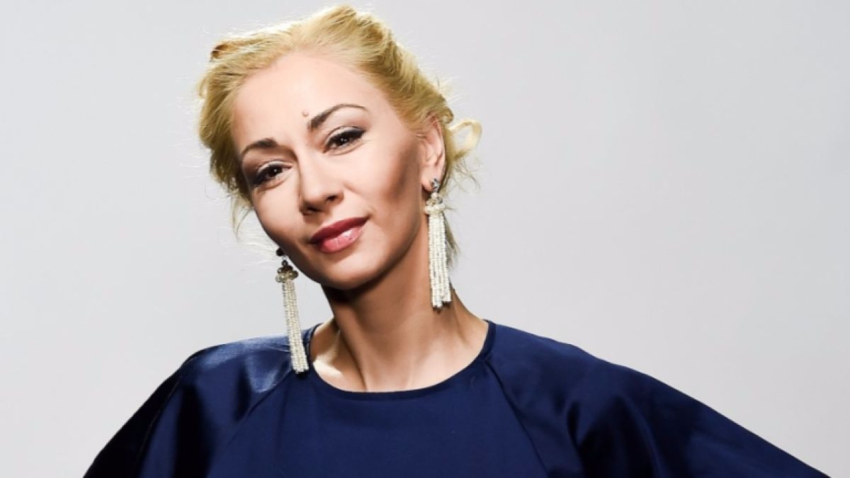Най-после стана ясно защо Нети си е обръснала главата