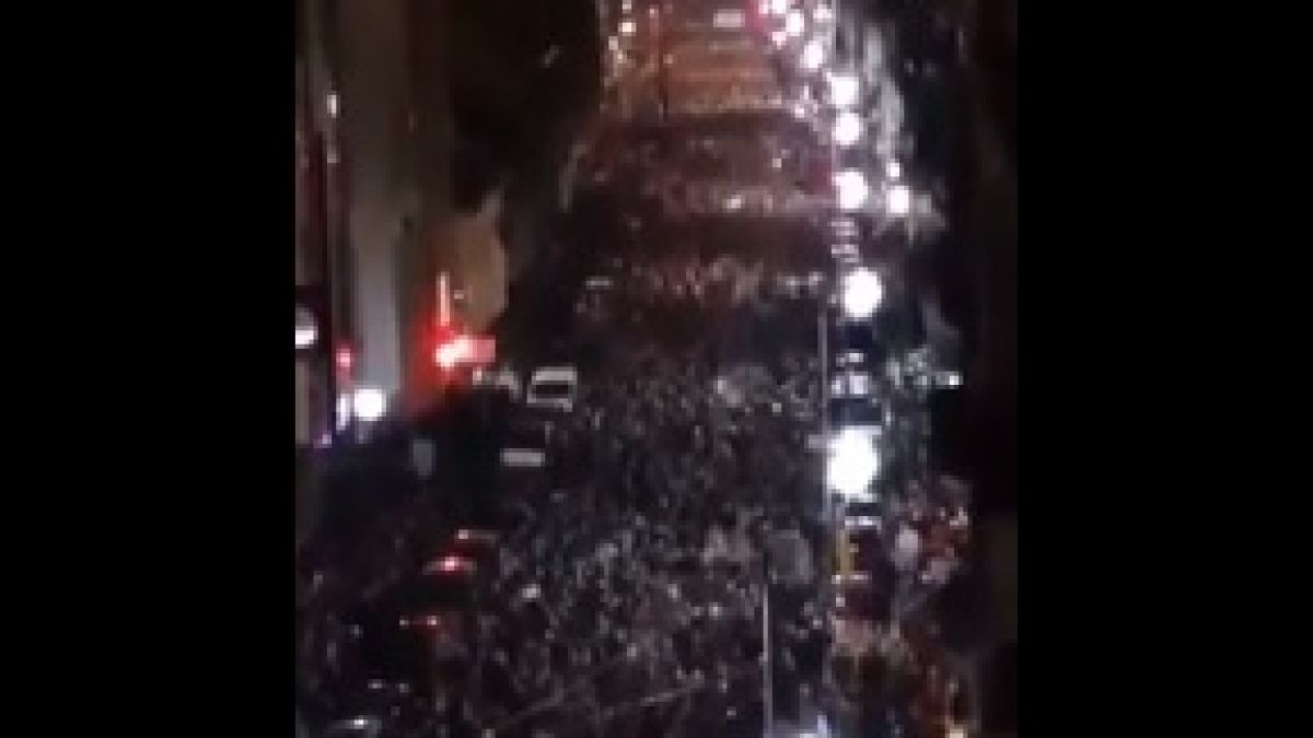 Хиляди сърби протестират по улиците в Белград (ВИДЕО)